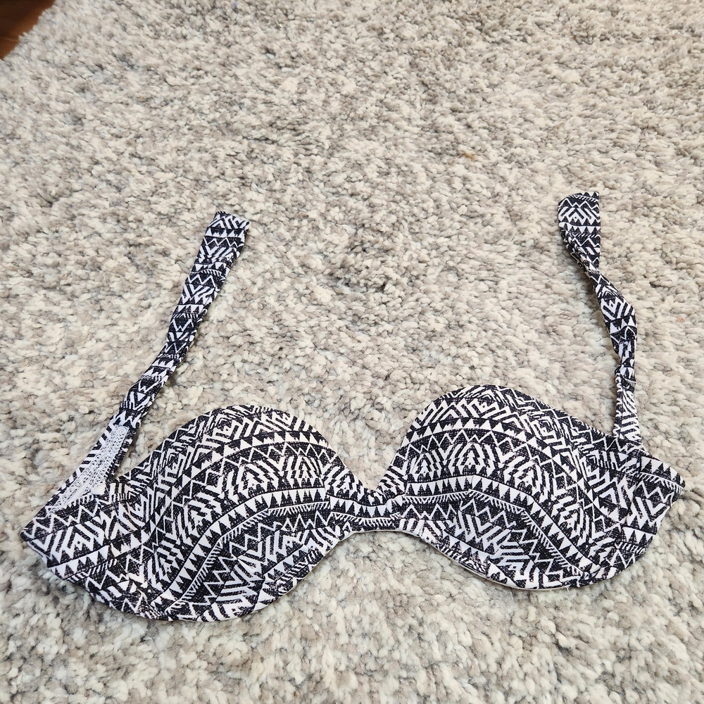 Black and White Patterned Bikini Top